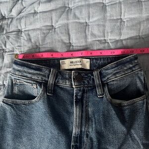 Hollister Ultra High-rise dad jean women’s size 23Short/000s